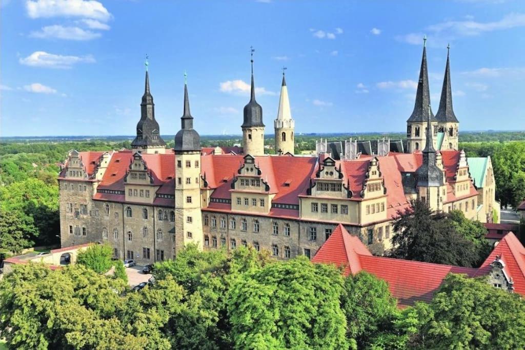 Traumhafte Auszeit Apartment Bad Lauchstadt ภายนอก รูปภาพ